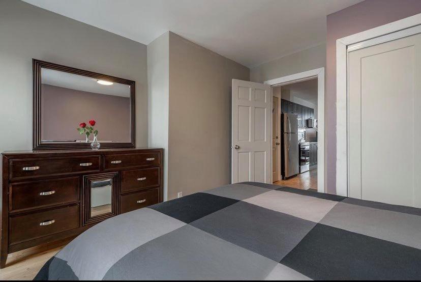 5-Star Prime Location - Bright Condo Montreal Exterior photo