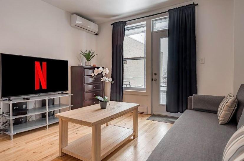 5-Star Prime Location - Bright Condo Montreal Exterior photo